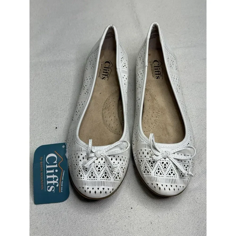 Cliffs by White Mountain Cheryl Women's 8.5M White Perforated Ballet Flats NWOB